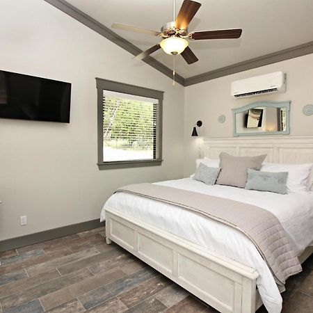 Green Acres Cottages - Fredericksburg Suite Wimberley Ngoại thất bức ảnh
