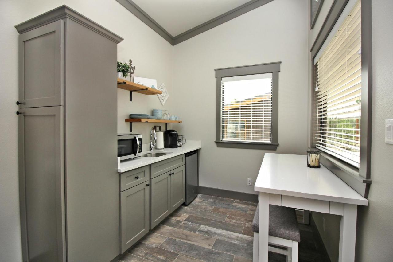Green Acres Cottages - Fredericksburg Suite Wimberley Ngoại thất bức ảnh